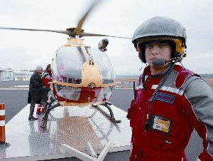 Reševalni helikopter si je včeraj ogledal minister Andrej Bručan Foto: (Robert Balen)