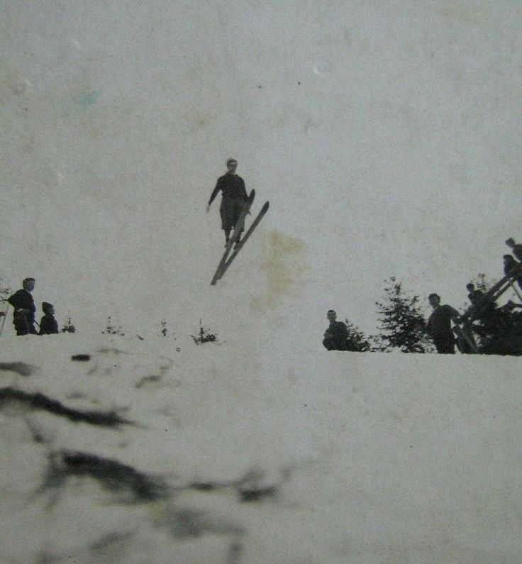 Hanssenova skakalnica, skakalec Jože Podlipnik 38 metrov, leto 1933
