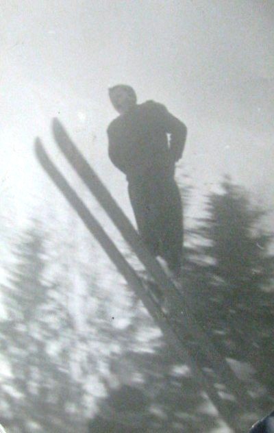 Drago Pikon na 25-metrski skakalnici nad Bistrico, leto 1961 (na ta mali skakalnici)